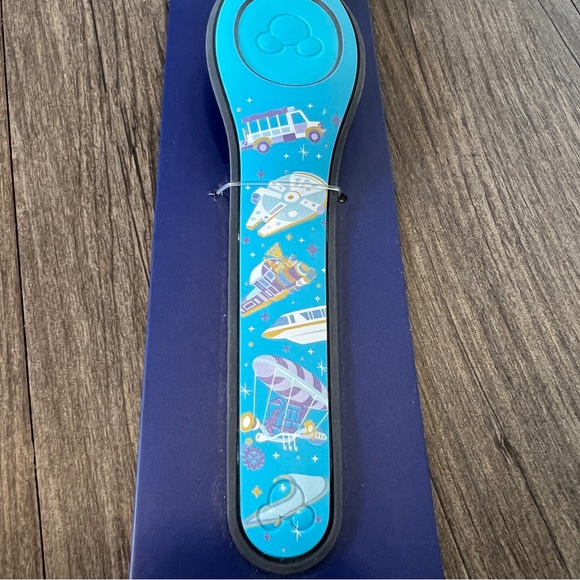 Walt Disney World 50th Anniversary Attraction Vehicles MagicBand 2 - Picture 4 of 4